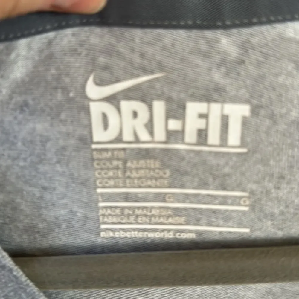 Nike dri-fit slim v neck tshirt